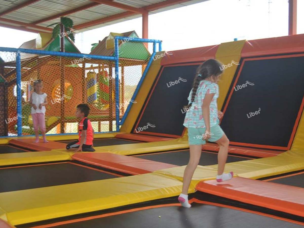  Trampoline