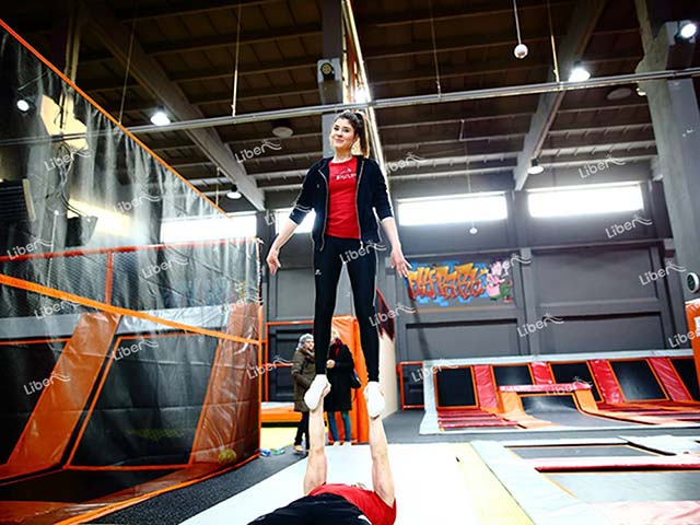  Trampoline Hall-2